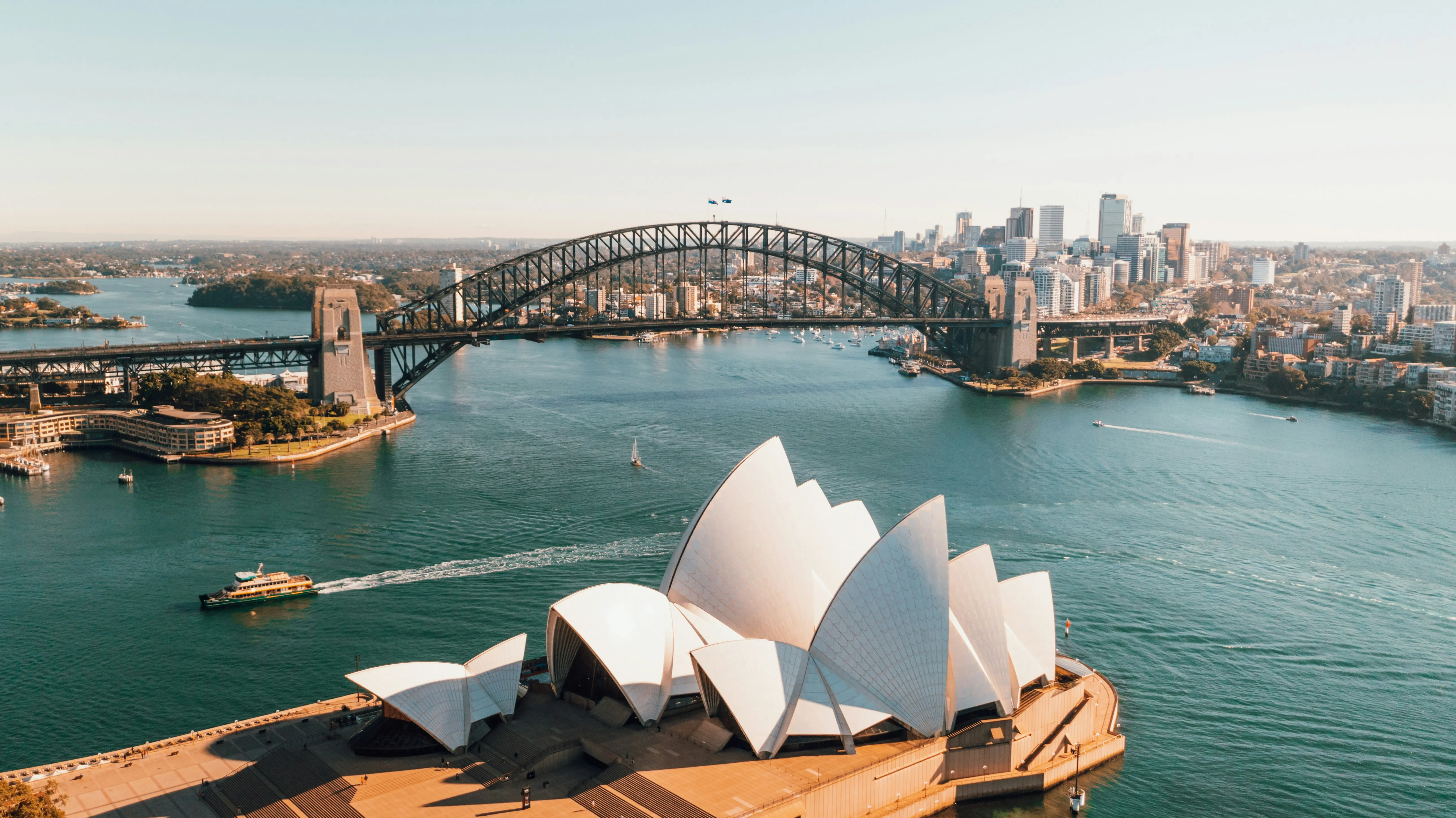image of australia's opera house in sydney and its landscape